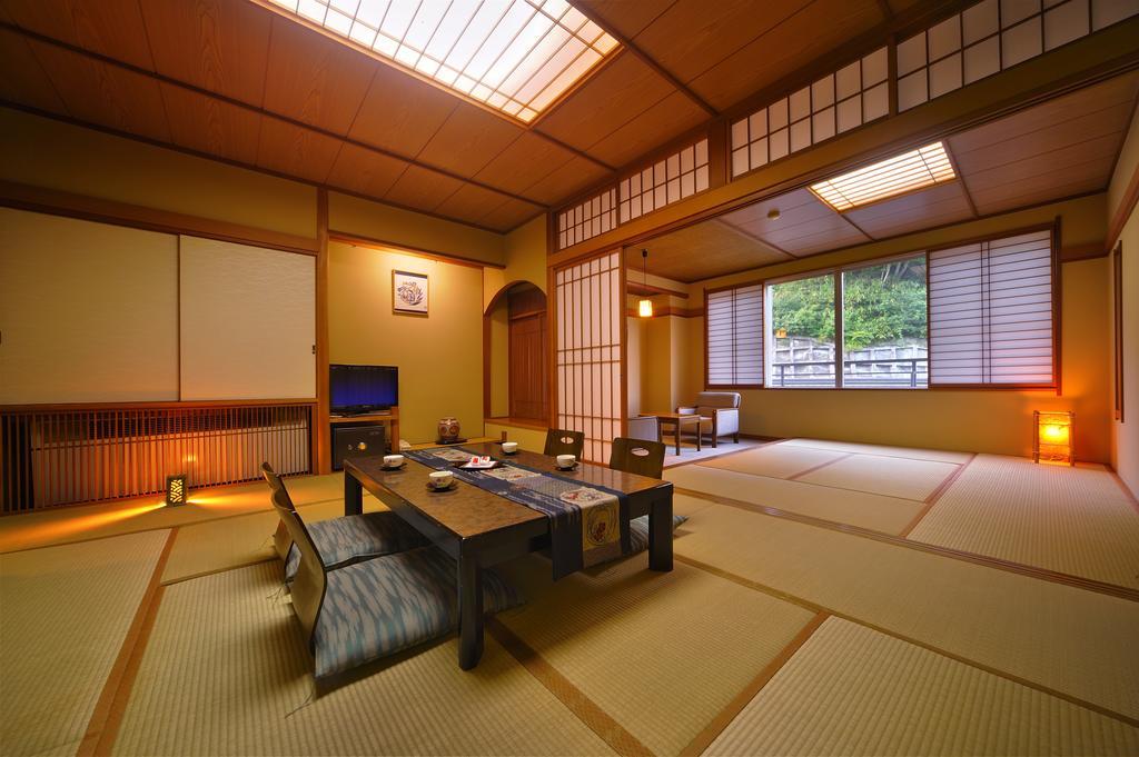 Suzukiya Ryokan Shiroishi  Phòng bức ảnh